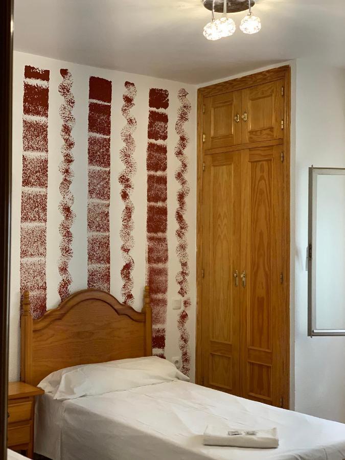 Hostal Sesena Zewnętrze zdjęcie