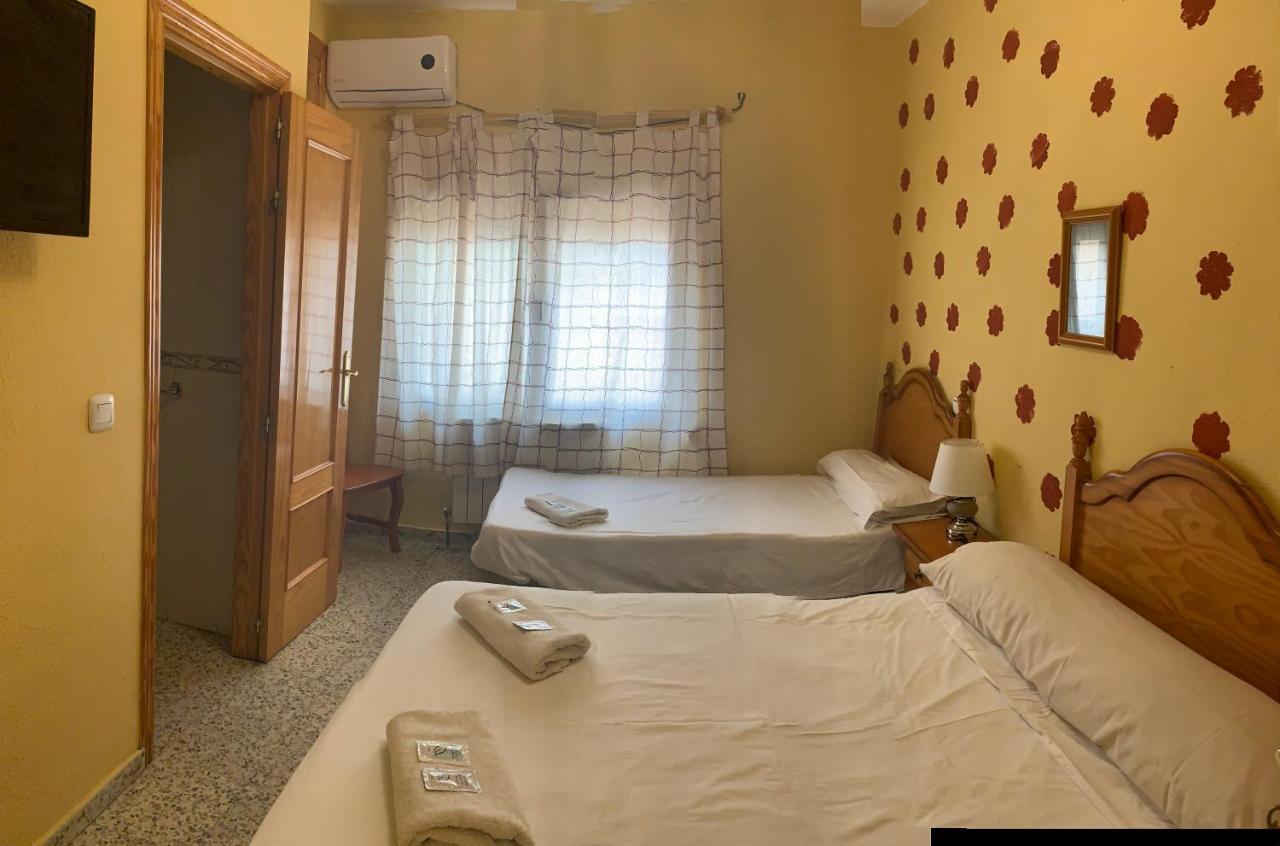 Hostal Sesena Zewnętrze zdjęcie