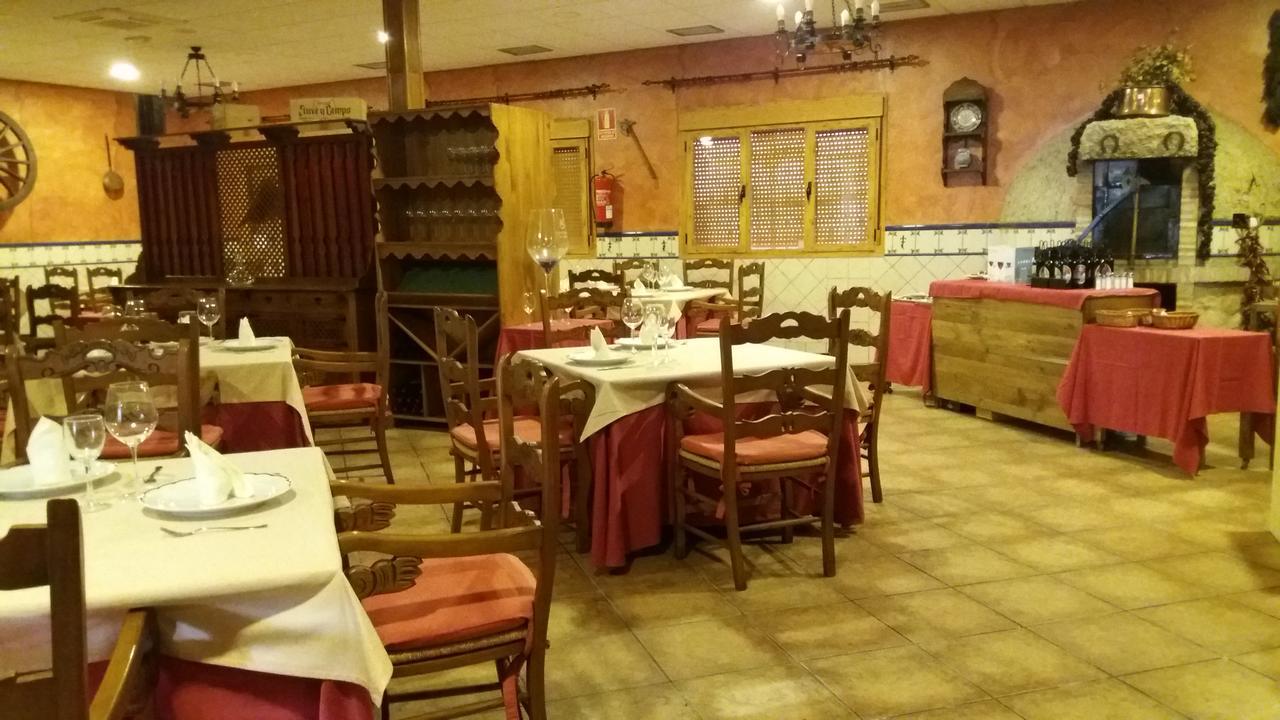 Hostal Sesena Zewnętrze zdjęcie