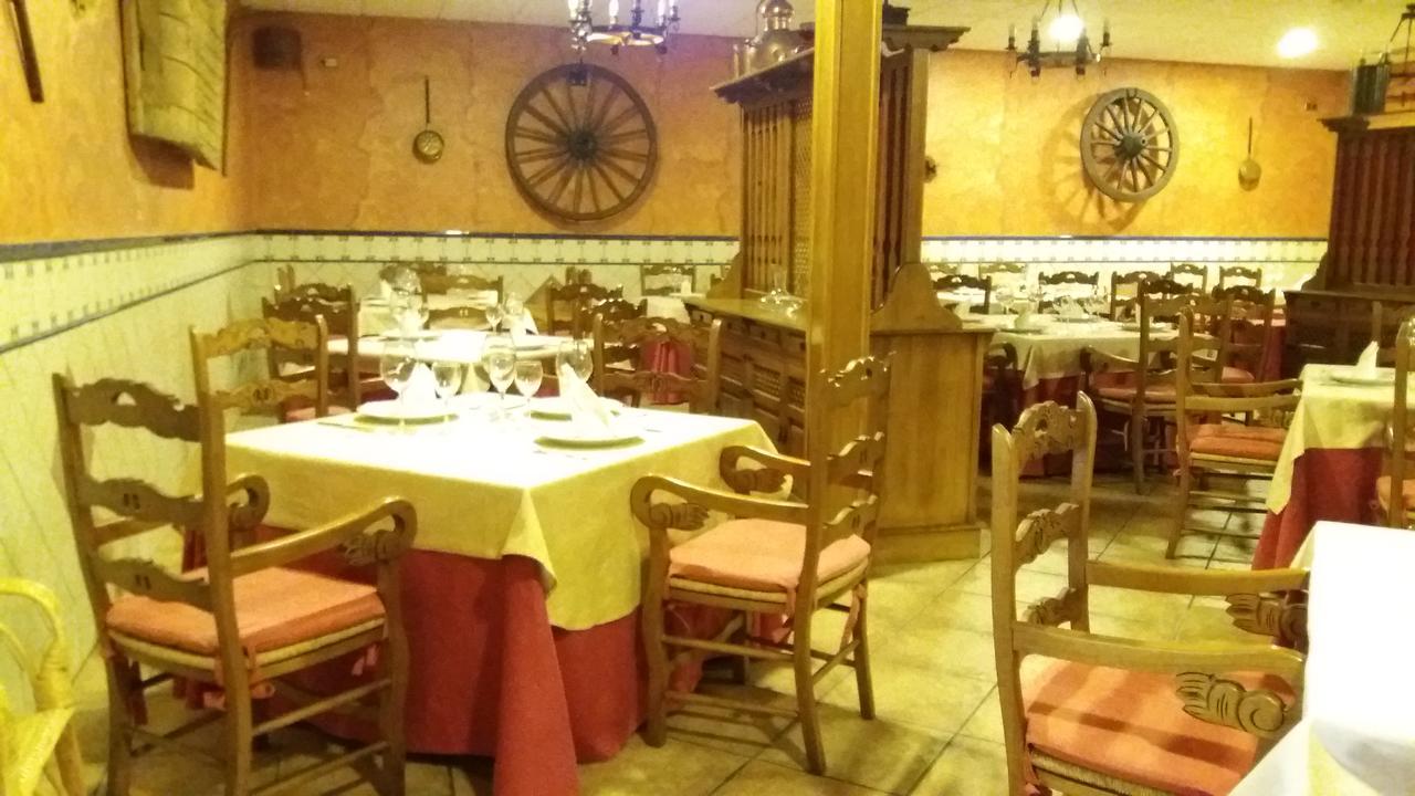 Hostal Sesena Zewnętrze zdjęcie