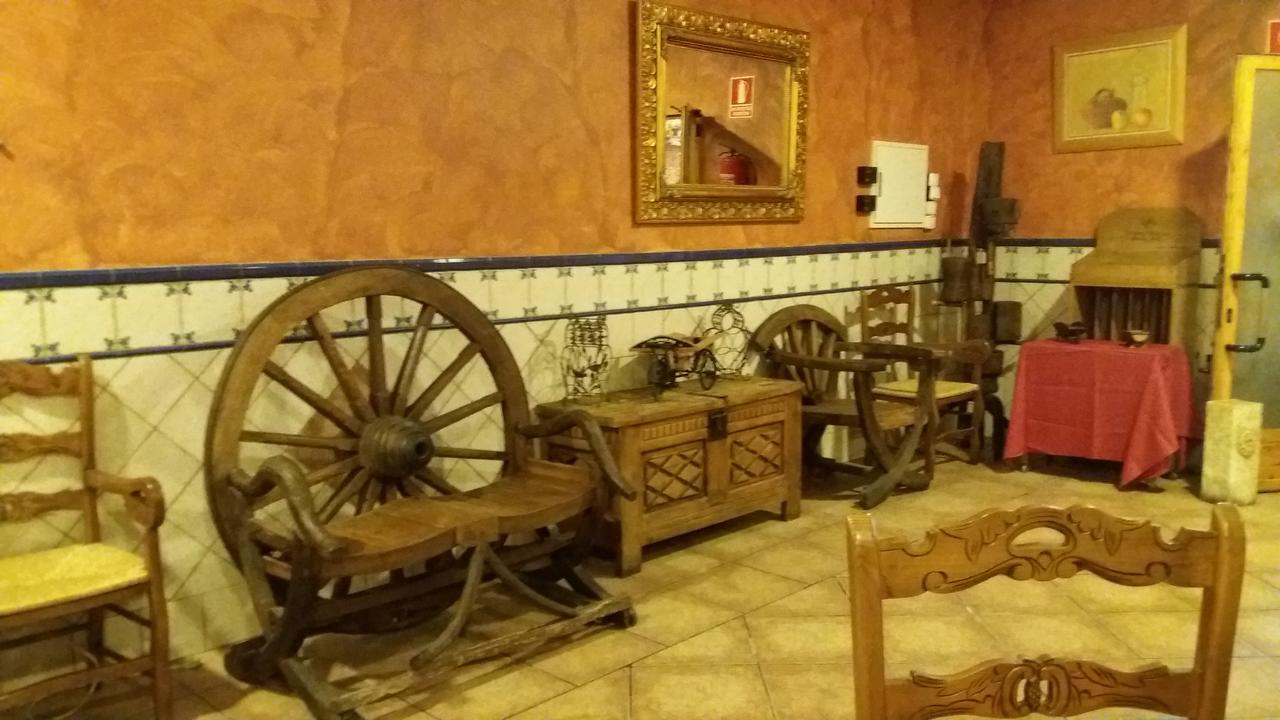 Hostal Sesena Zewnętrze zdjęcie